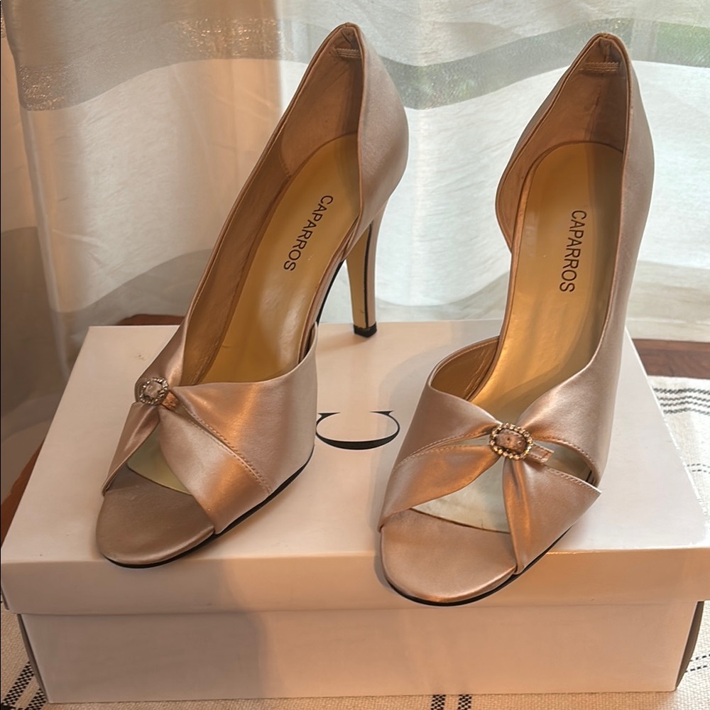 Excellent/Like New: Caparros Women's Satin Peep-Toe Heels - Champagne size 9 med